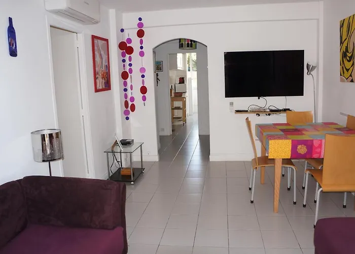 Appartement T3 Climatisé entre mer et centre Nice